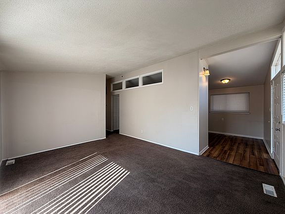 4th image of 29609 Everett St