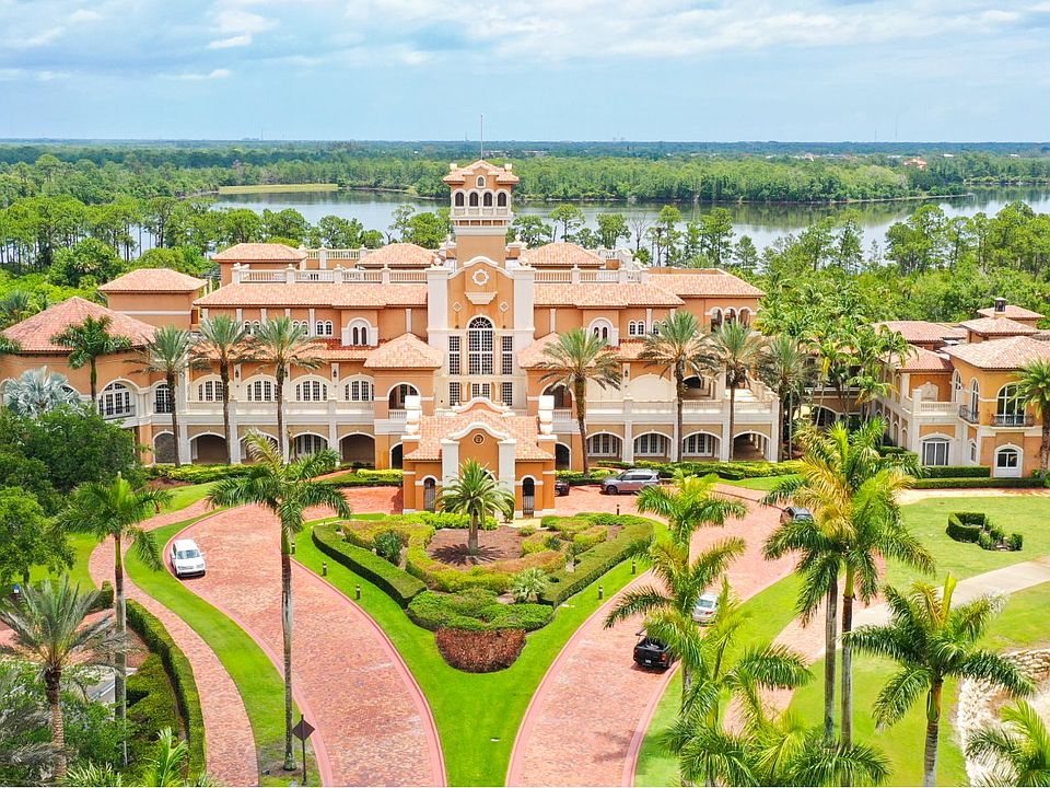 Tesoro community clubhouse