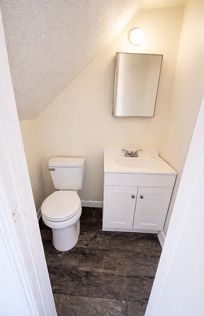 2 bed, 1.5 bath, 898 sqft, $1,395 — Photo 4