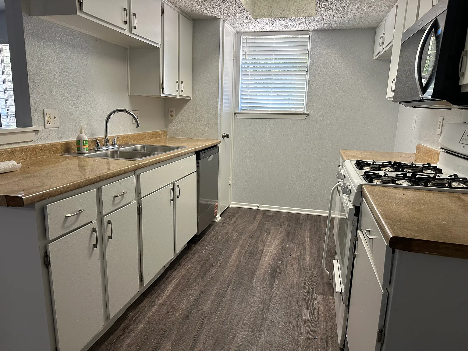 2 bed, 1771 sqft, $1,600 — Photo 3
