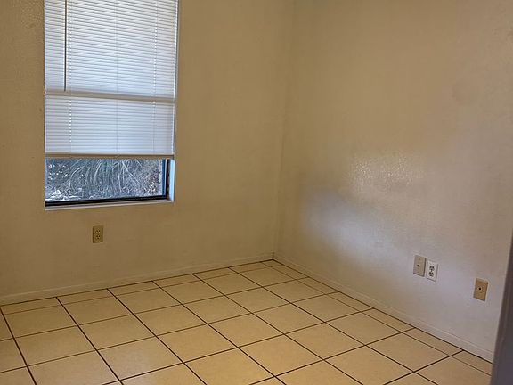 4th image of 2503 Pecan Dr APT A
