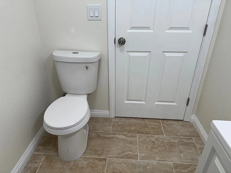 16645 Valencia Ave #2B — Photo 18
