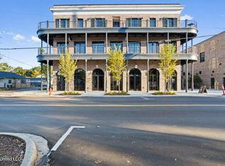 1515 Government St #A302, Ocean Springs, MS 39564