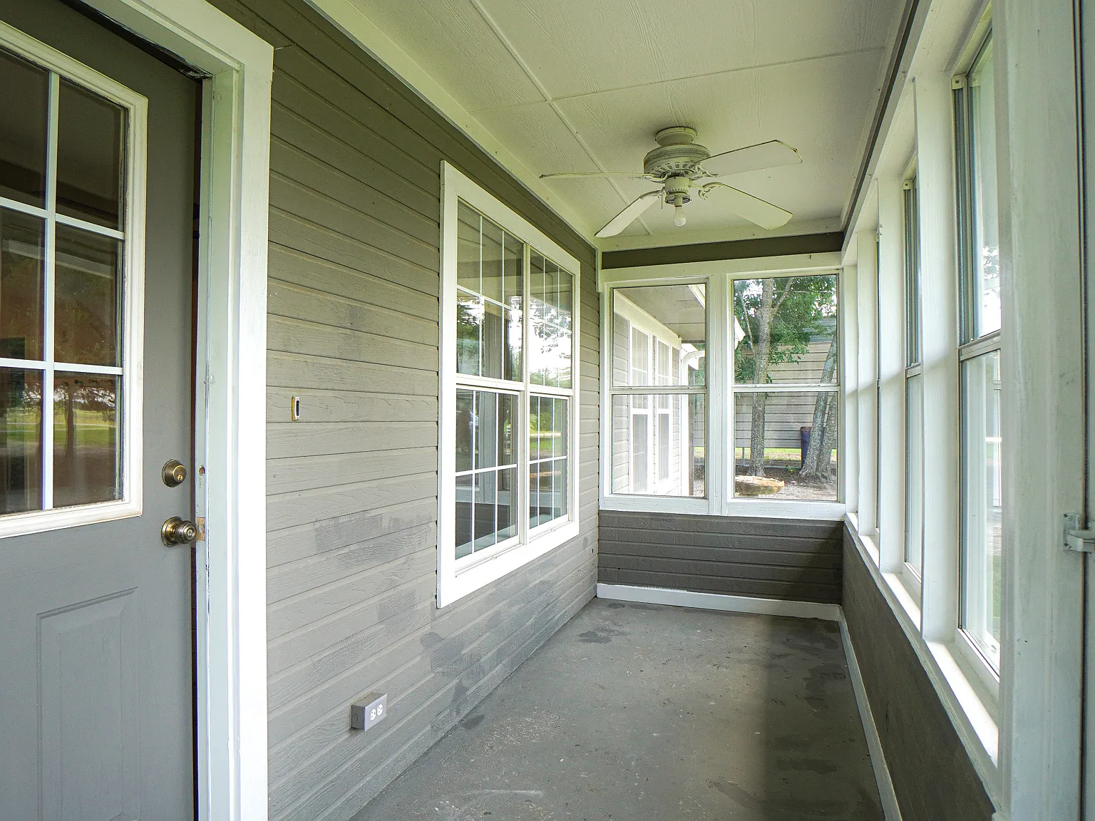 3 bed, 864 sqft, $1,900 — Photo 4