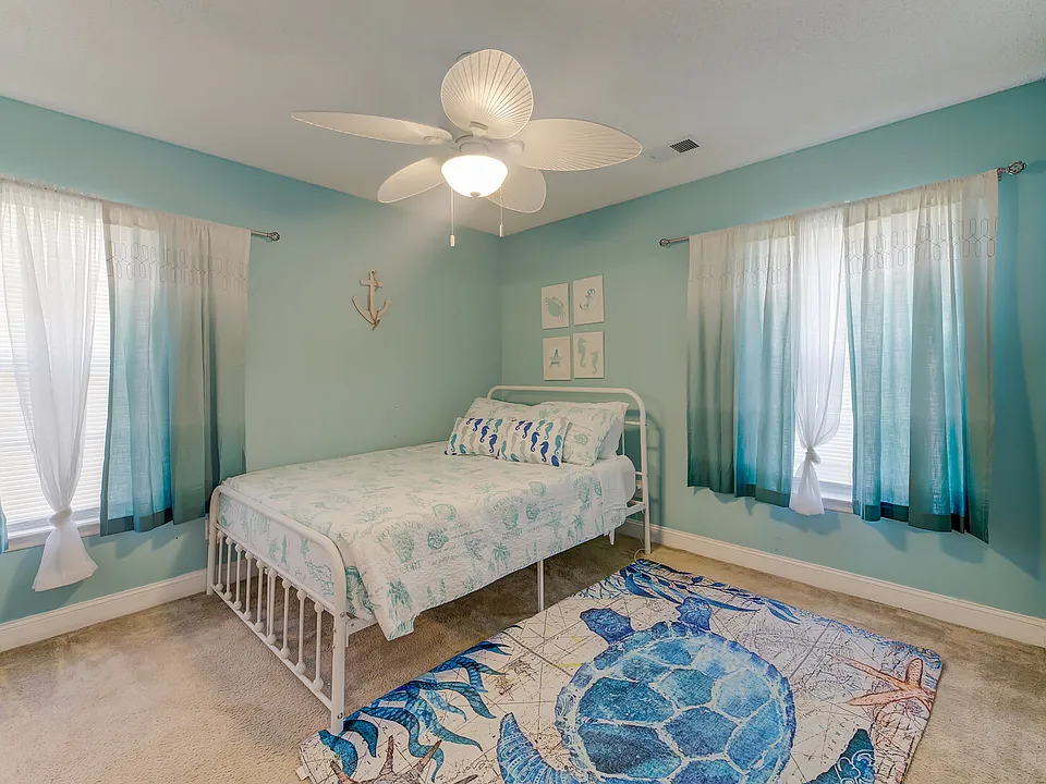 Laurel Leaf Ln