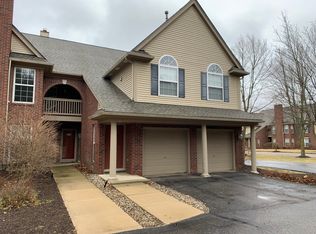 28560 Carlton Way Dr, Novi, MI 48377