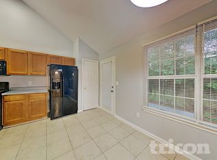 161 Kentwood Springs Dr, Hampton, GA 30228