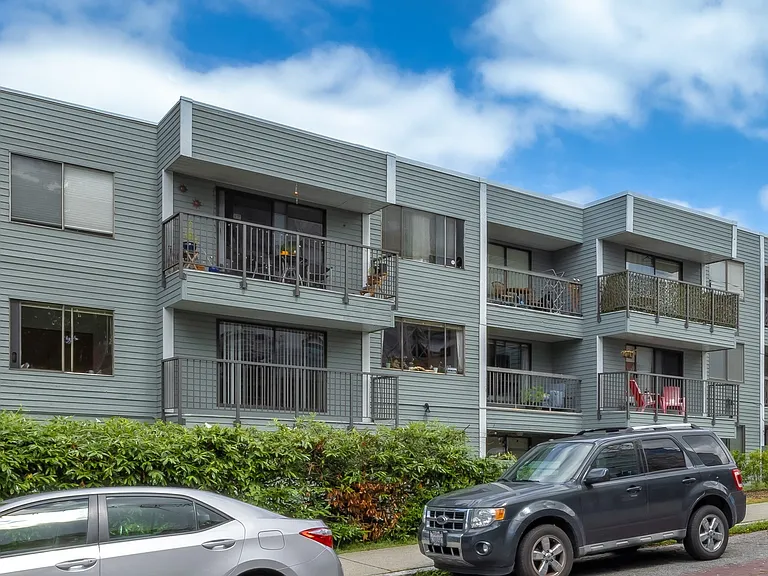 1777 Frances St — Photo 18
