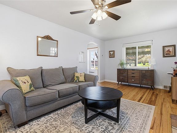 5th image of 2902 Center St