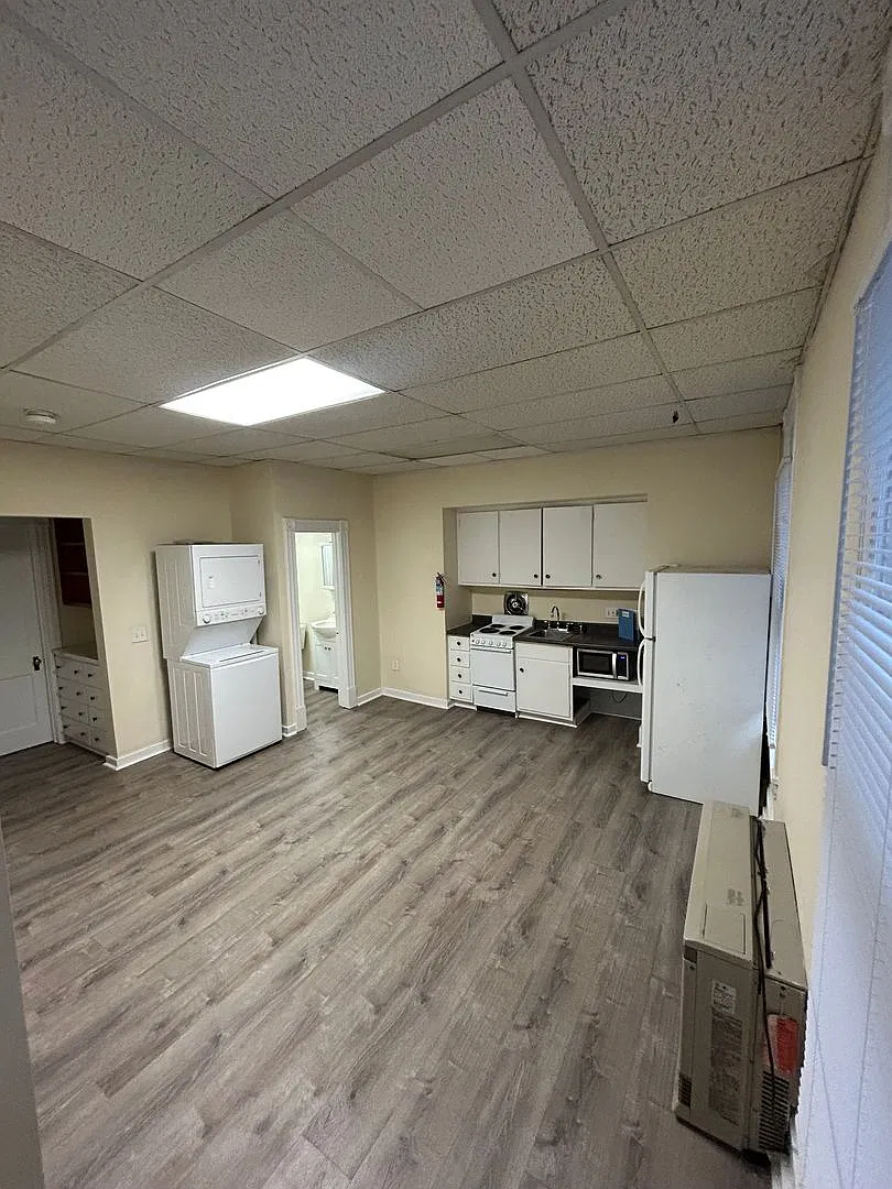 46 North Prospect Street — Photo 1