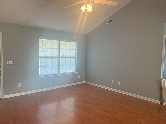 4th image of 3410 Titus Ln