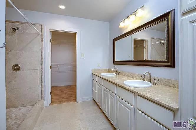 2265 Glasgow Ave — Photo 10