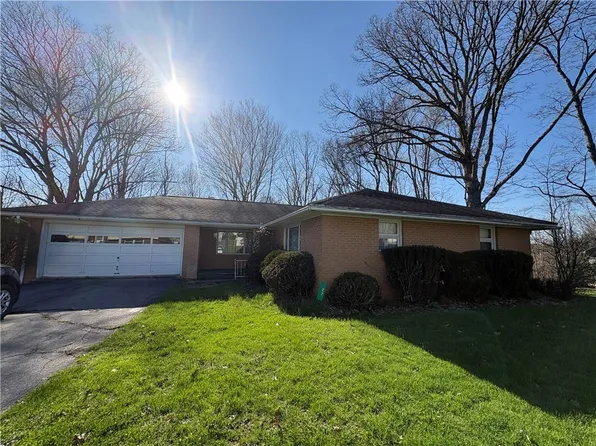 27 Charles St, Punxsutawney, PA 15767