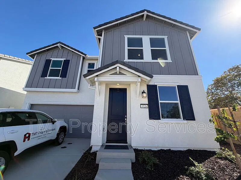 4 bed, 3.0 bath, 1844 sqft, $3,800 — Photo 1