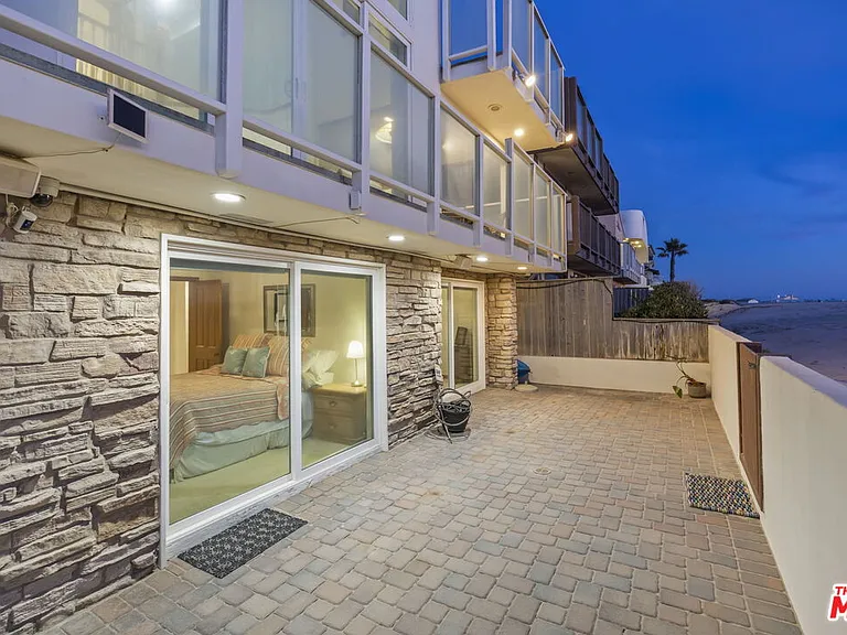 1005 Ocean Dr — Photo 7
