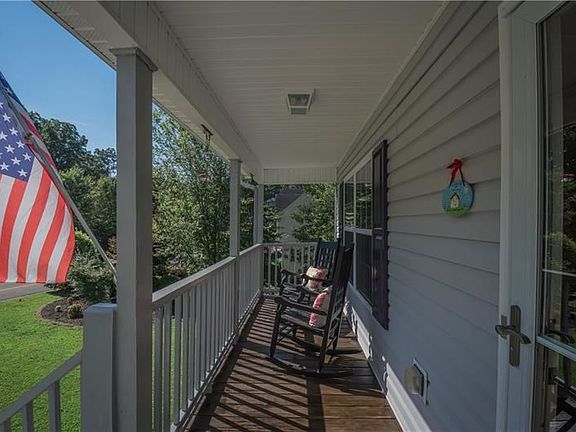 3rd image of 223 Crystal Creek Dr