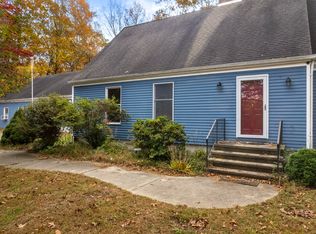7 Briarwood Ct, Gales Ferry, CT 06335