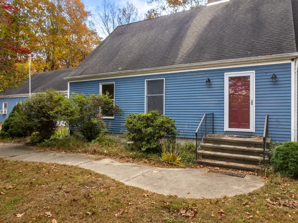 7 Briarwood Court, Ledyard, CT 06335