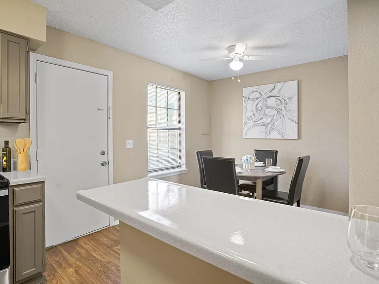 Diamond Crest Townhomes — Photo 7