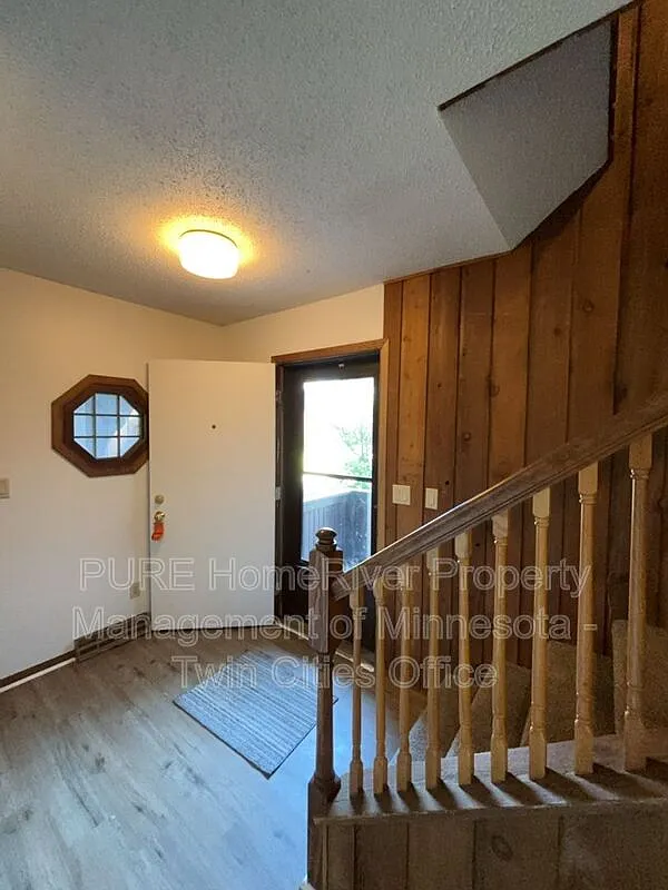 3 bed, 2.0 bath, 1800 sqft, $2,175 — Photo 4