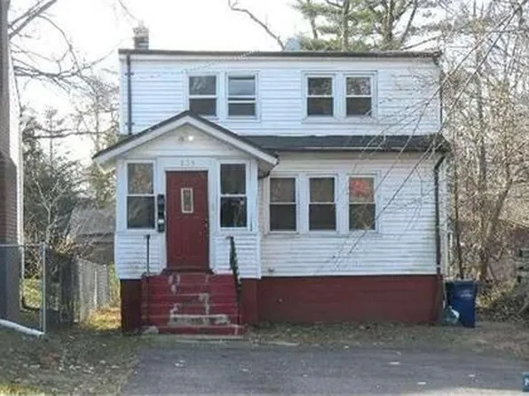 225 Catalpa Ave, Hackensack, NJ 07601