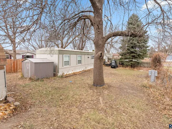 6309 W Grove Pl, Sioux Falls, SD 57107