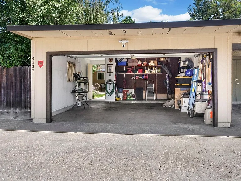 6827 Butler Ct — Photo 34