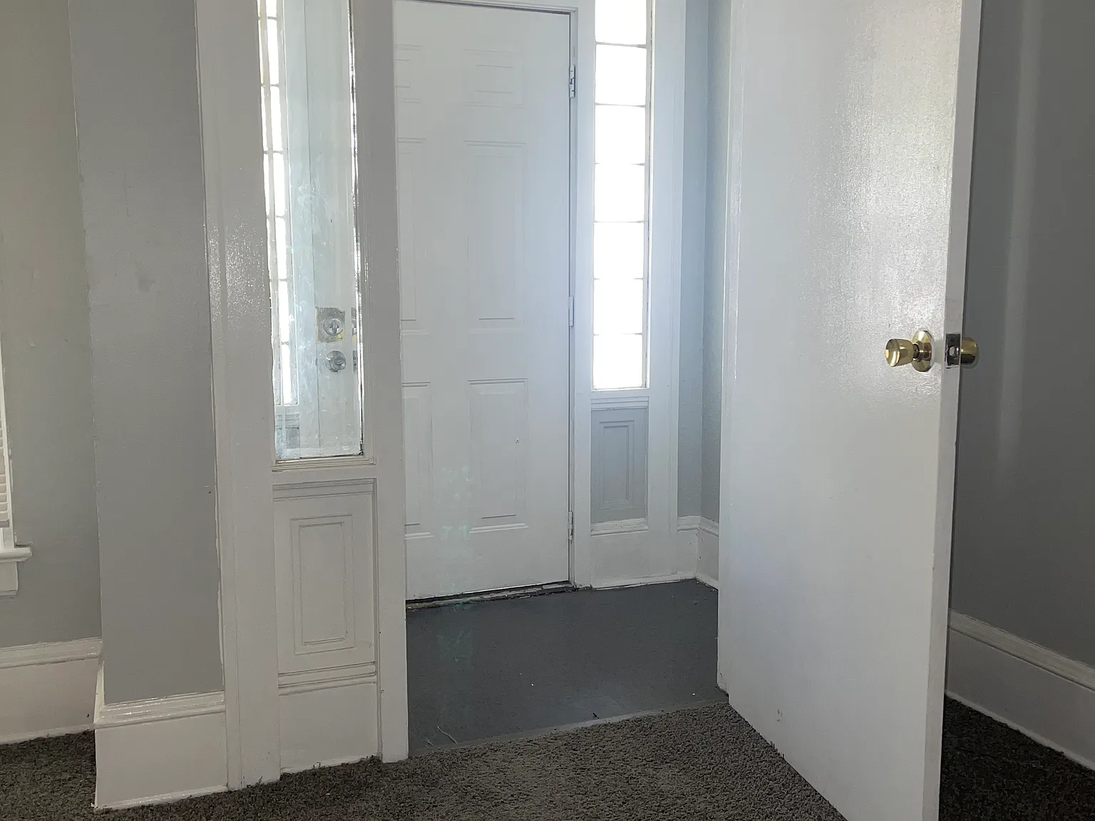 3 bed, 1100 sqft, $1,300 — Photo 2
