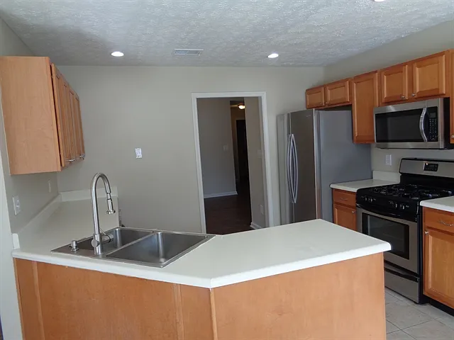 840 James Ridge Dr — Photo 2