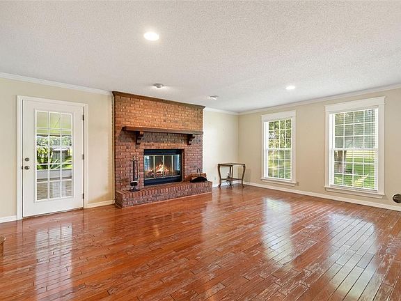 4th image of 3401 N Forbes Rd