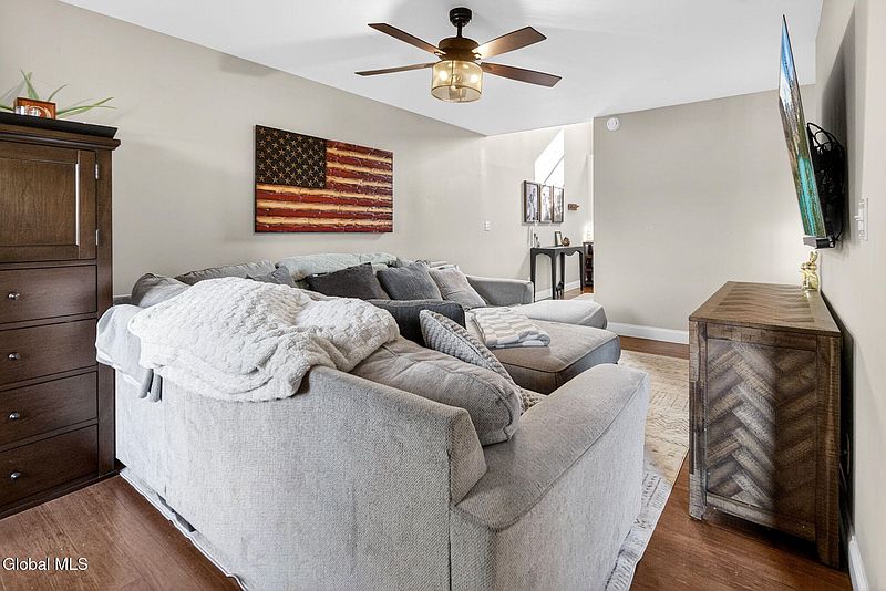 5th image of 214 Whitetail Court