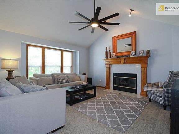 5th image of 629 SE Nelson Dr