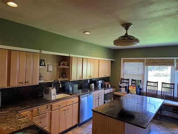 3rd image of 125 Zimmerman Road