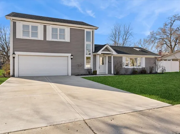 1370 Northmoor Ct, Northbrook, IL 60062