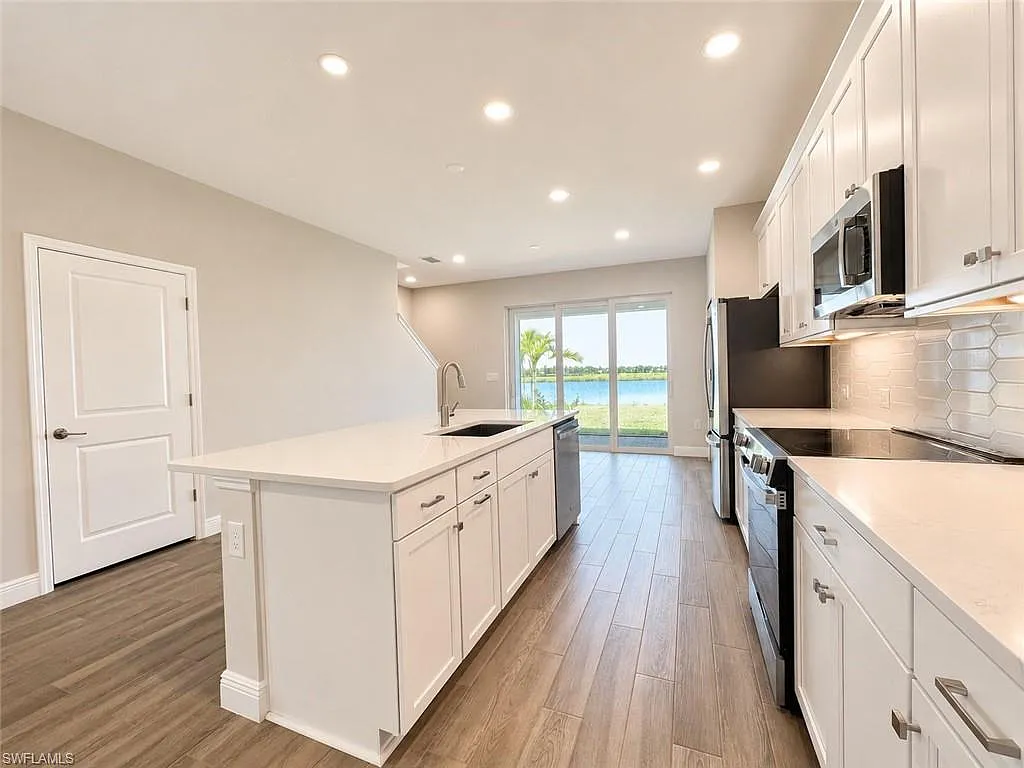3 bed, 2.5 bath, 1790 sqft, $2,650 — Photo 4