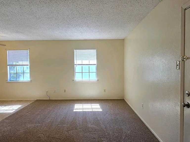 S Green St Units — Photo 2