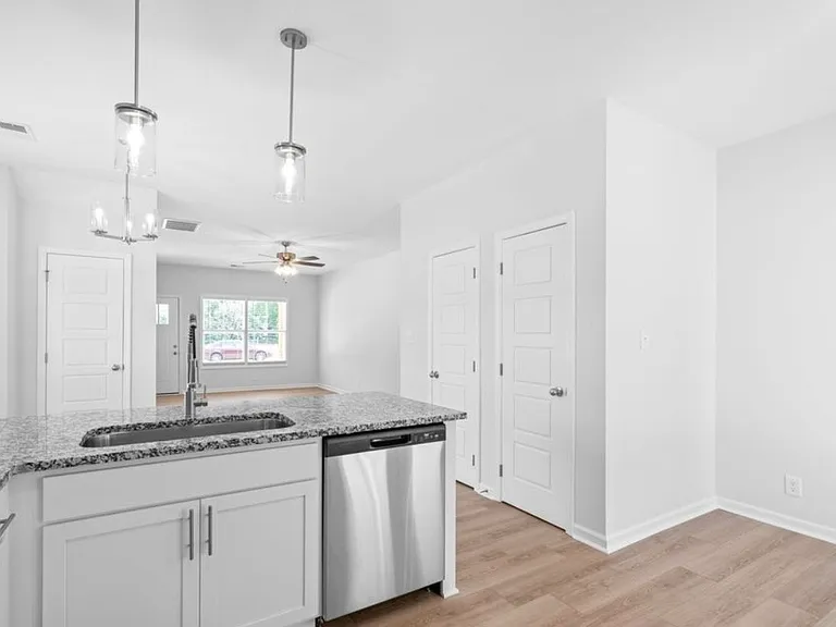 128 Quarry Point Dr — Photo 4
