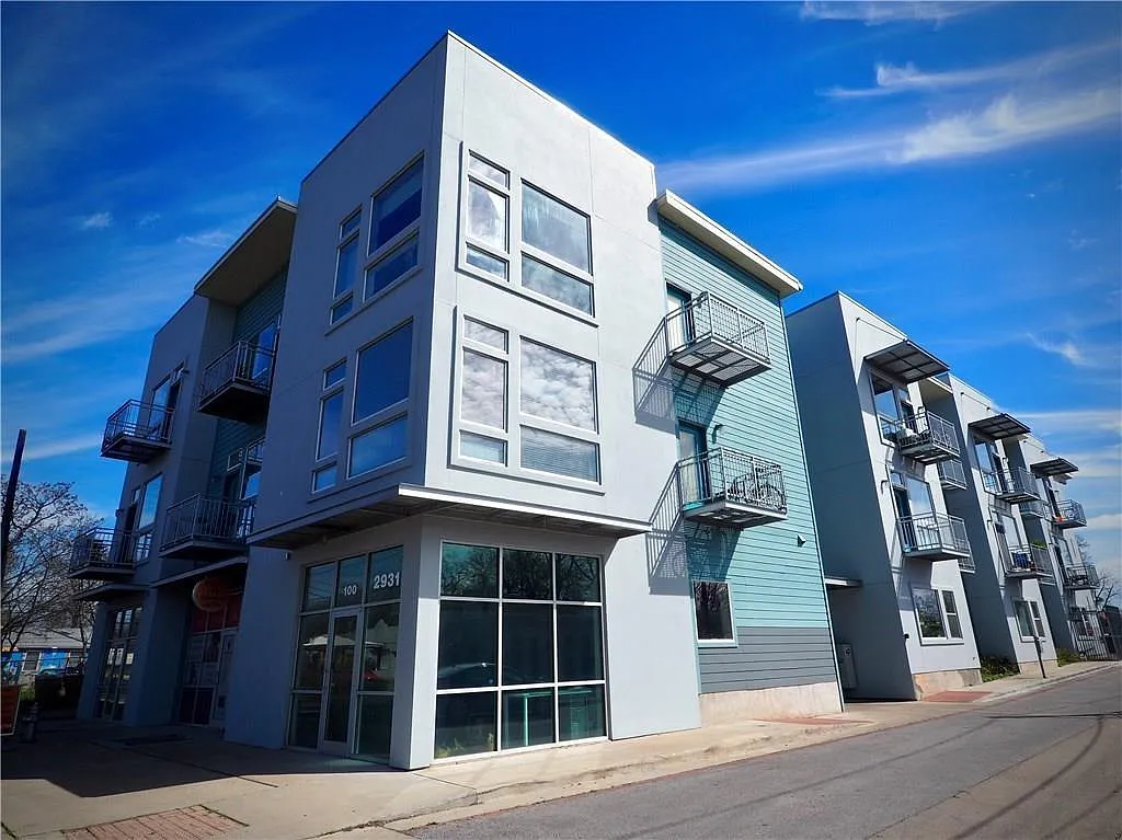 Studio, 1.0 bath, 651 sqft, $1,525 — Photo 2