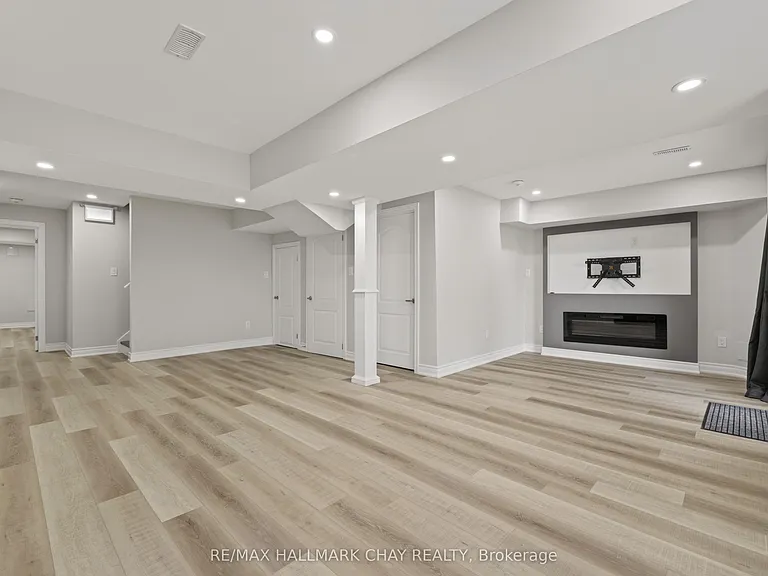 63 Janes Cres #BASEMENT — Photo 15