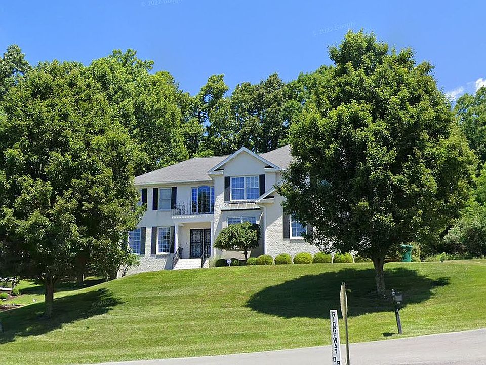 1st image of 302 Ridgeway Dr
