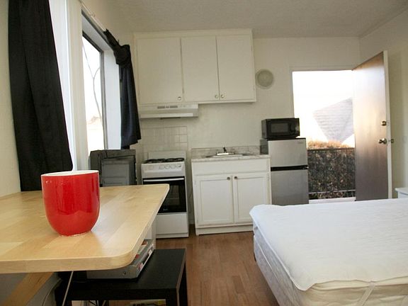 5th image of 1835 20th St APT 5