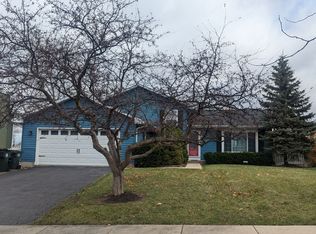 669 Penn Blvd, Lindenhurst, IL 60046