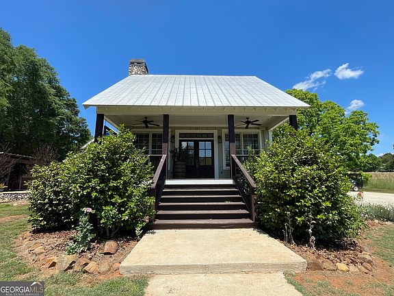 3rd image of 156 Lake Oglethorpe Dr