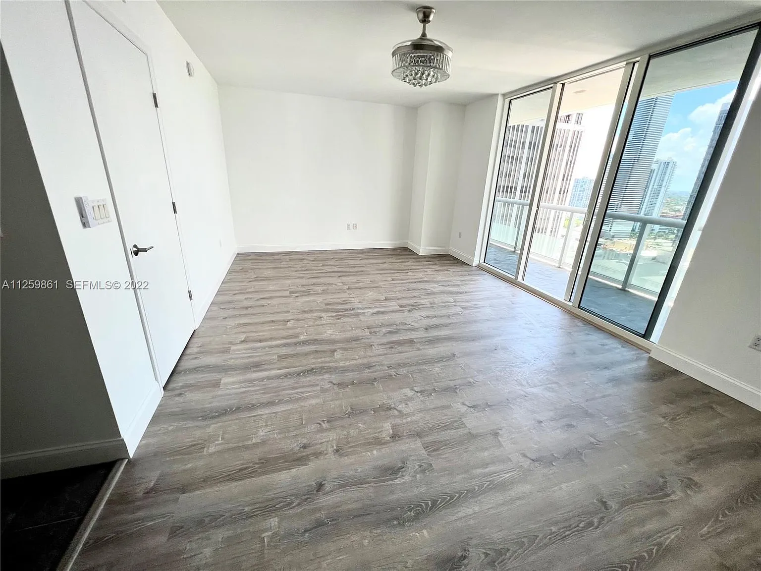 Studio, 567 sqft, $2,500 — Photo 4