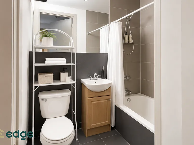 198 Scholes St #1F — Photo 8