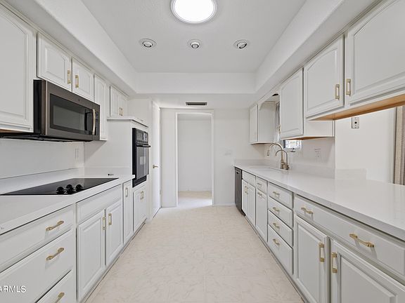 4th image of 10535 W SARATOGA Circle