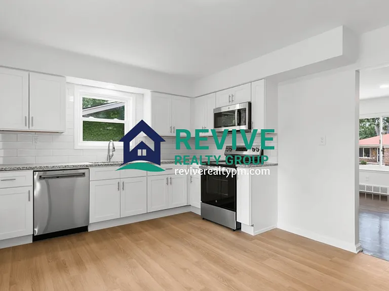 21374 Ithaca Ave — Photo 9