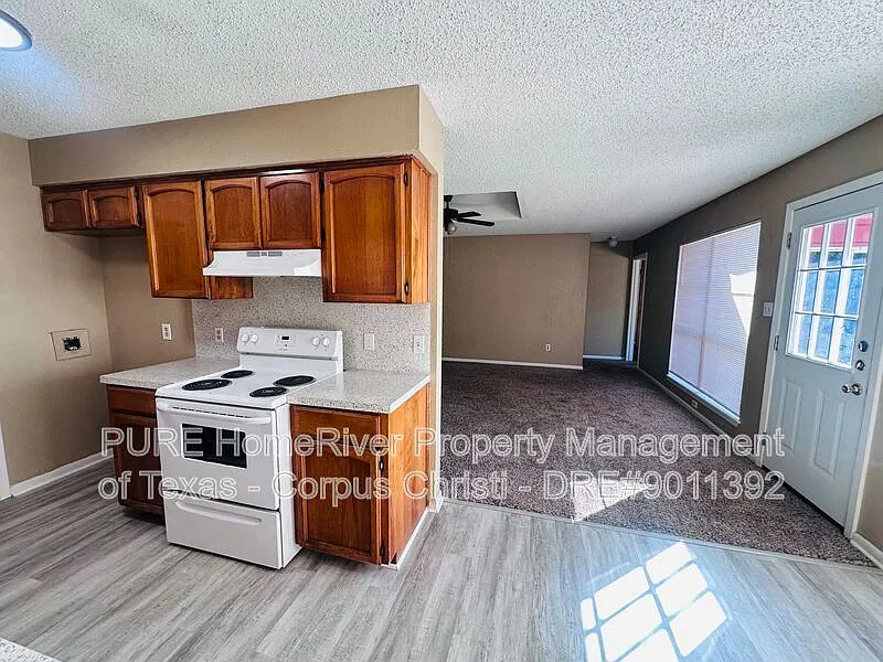3 bed, 2.0 bath, 1255 sqft, $1,850 — Photo 4