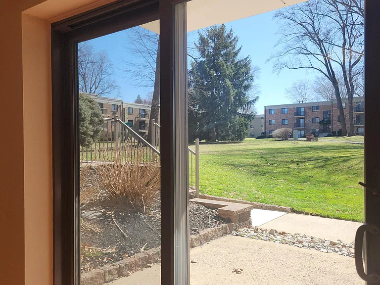 1575 W Street Rd #911 — Photo 5