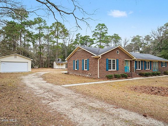 3rd image of 521 Greenridge Road